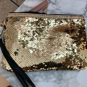 🔥Gold Sequin clutch 🔥